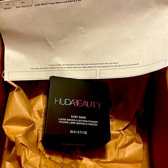 *HUDA BEAUTY CHERRY BLOSSOM CAKE LOOSE POWDER*